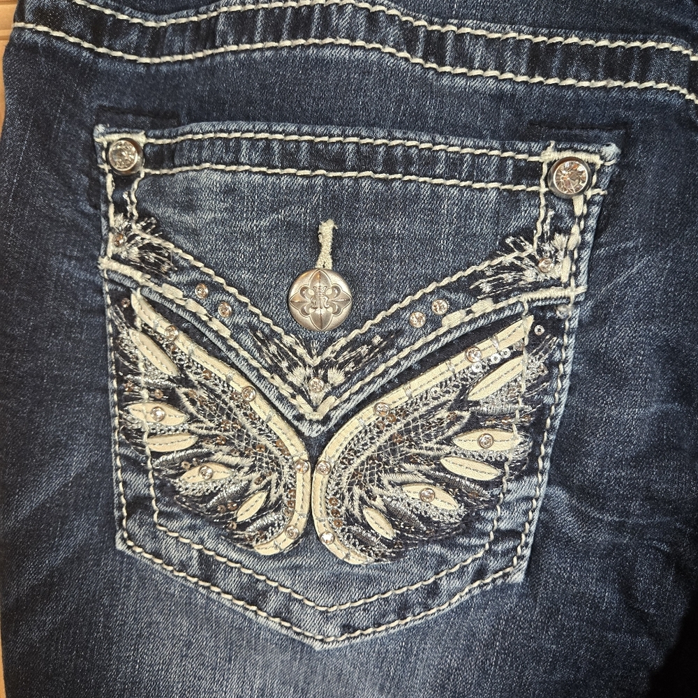 Miss Me Mid-Rise Curvy Crop Bermuda Shorts 32 Dark Wash Embellished Pockets - Picture 4 of 9